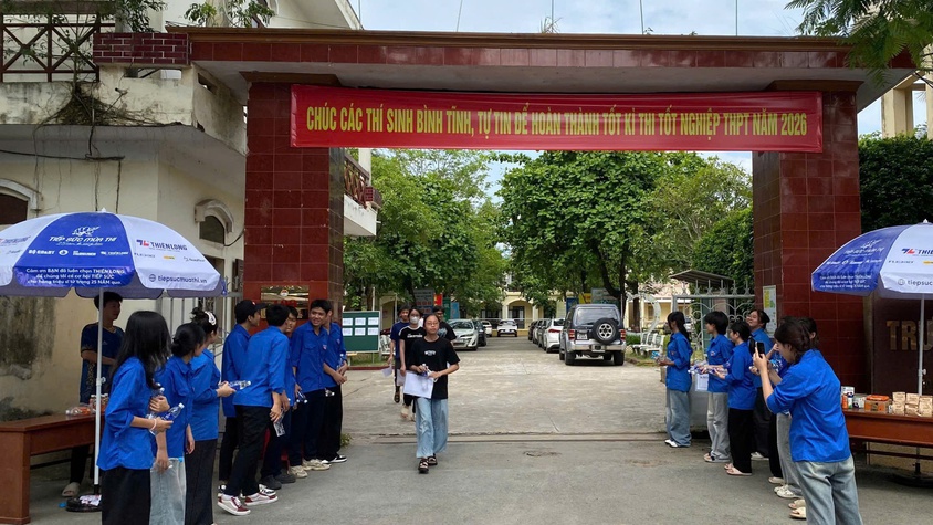 Hơn 1.400 thí sinh Sơn Tây làm thủ tục dự thi tốt nghiệp THPT năm 2026