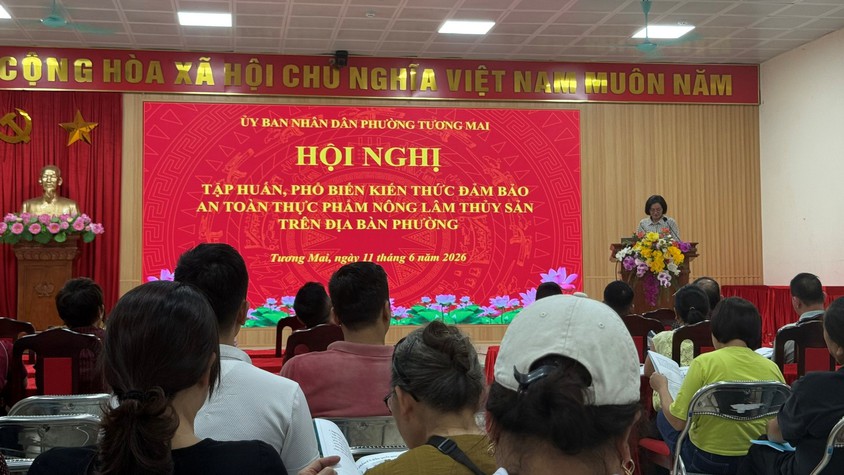 UBND phường Tương Mai tổ chức tập huấn, cập nhật kiến thức về An toàn thực phẩm lĩnh vực Nông nghiệp và Công thương cho cán bộ quản lý; các hộ sản xuất kinh doanh, kinh doanh thực phẩm trong chợ; người tiêu dùng trên địa bàn Phường