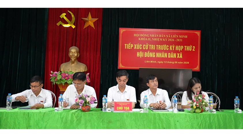 Chủ tịch UBND xã Nguyễn Quý Mạnh tiếp xúc cử tri tại Nhà Văn hóa Cụm 2 Thọ An