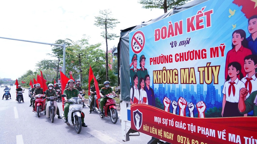 Công an phường Chương Mỹ tuyên truyền lưu động hưởng ứng Tháng hành động phòng, chống ma túy năm 2026