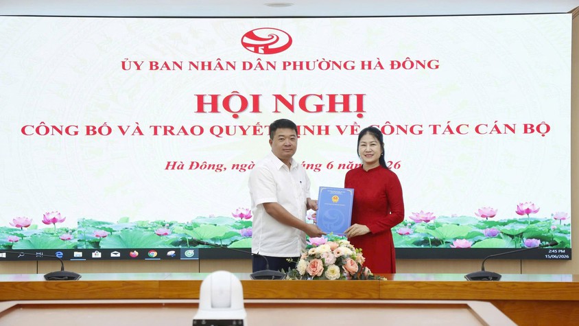 Phường Hà Đông công bố quyết định điều động, bổ nhiệm 02 Hiệu trưởng các trường công lập trên địa bàn