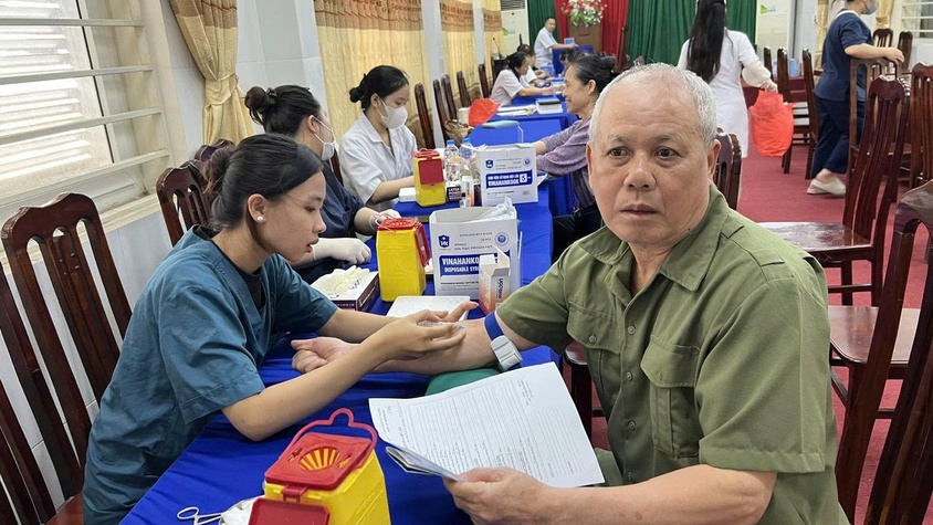 Phường Hà Đông khám sức khỏe miễn phí dành cho người cao tuổi là cán bộ của 115 Tổ dân phố trên địa bàn