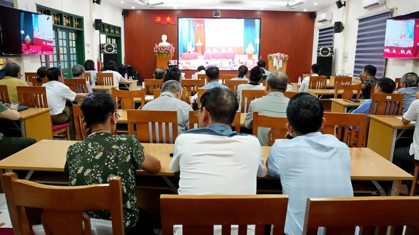 ĐẠI BIỂU HĐND THÀNH PHỐ HÀ NỘI - ĐƠN VỊ BẦU CỬ SỐ 14 TIẾP XÚC CỬ TRI TRƯỚC KỲ HỌP