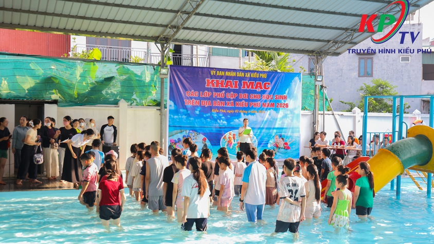 Xã Kiều Phú khai mạc lớp phổ cập bơi phòng, chống đuối nước, tai nạn thương tích cho trẻ em hè năm 2026