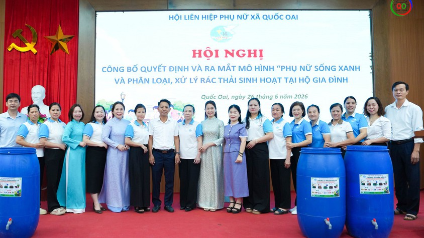 HỘI LHPN XÃ QUỐC OAI TỔ CHỨC HỘI NGHỊ KỶ NIỆM 25 NĂM NGÀY GIA ĐÌNH VIỆT NAM, RA MẮT MÔ HÌNH “PHỤ NỮ SỐNG XANH – PHÂN LOẠI RÁC THẢI TẠI NGUỒN”