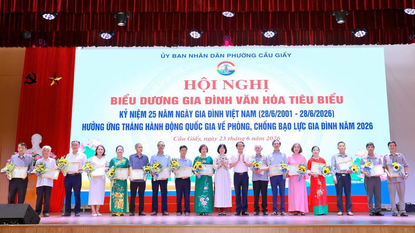Phường Cầu Giấy biểu dương các gia đình văn hóa tiêu biểu, lan tỏa những giá trị tốt đẹp của gia đình Việt Nam