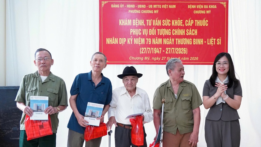 Phường Chương Mỹ tổ chức khám bệnh, tư vấn sức khỏe, cấp thuốc miễn phí cho đối tượng chính sách
