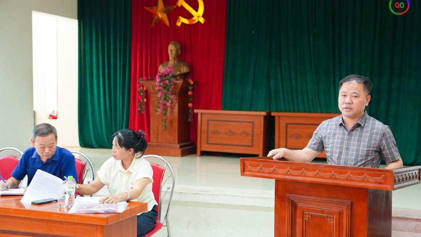 Đồng chí Nguyễn Trung Thành, Phó Bí thư Đảng ủy, Chủ tịch UBND xã Quốc Oai dự sinh hoạt Chi bộ thôn Phượng Cách 1 tháng 6 năm 2026
