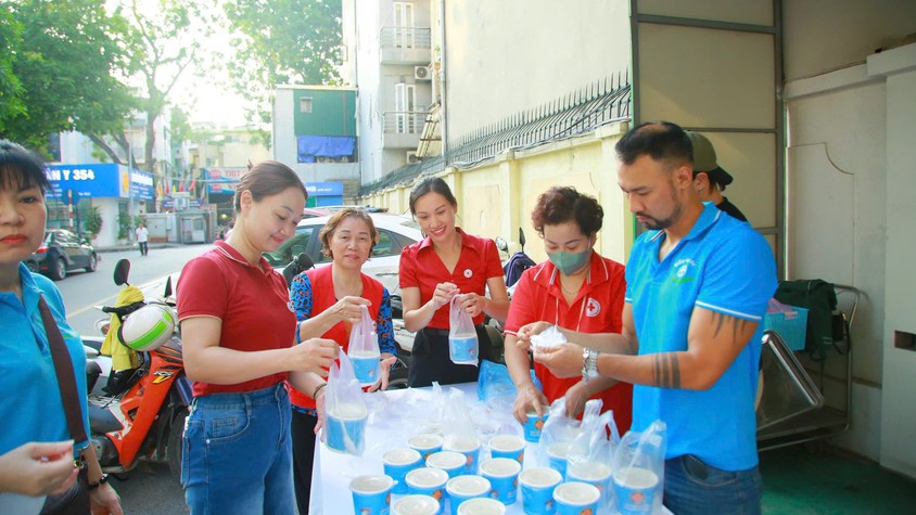 TIẾP NỐI CHUỖI HOẠT ĐỘNG THÁNG NHÂN ĐẠO – LAN TỎA YÊU THƯƠNG VÌ CỘNG ĐỒNG