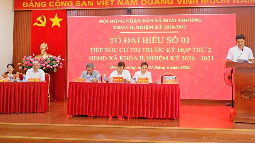 Đồng chí Chủ tịch UBND xã Đoài Phương tiếp xúc cử tri khu vực Kim Sơn