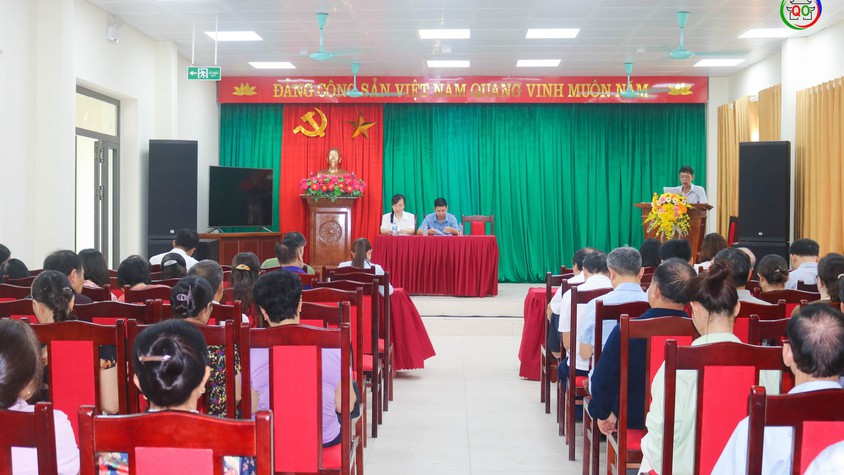 Chi bộ thôn Phủ Quốc tổ chức sinh hoạt định kỳ và sinh hoạt chuyên đề tháng 6 năm 2026