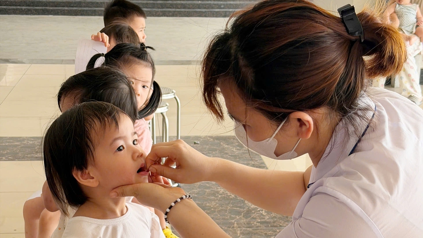 Trên 99,8% trẻ em trên địa bàn phường Yên Nghĩa được bổ sung VitaminA đượt 1 năm 2026