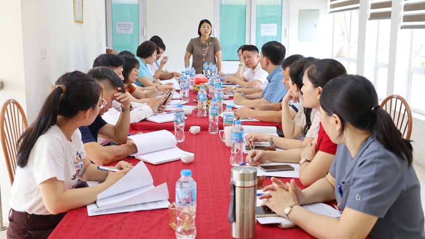 Ban Văn hóa – Xã hội HĐND phường Tùng Thiện giám sát việc thực hiện Nghị quyết số 57-NQ/TW trong lĩnh vực y tế