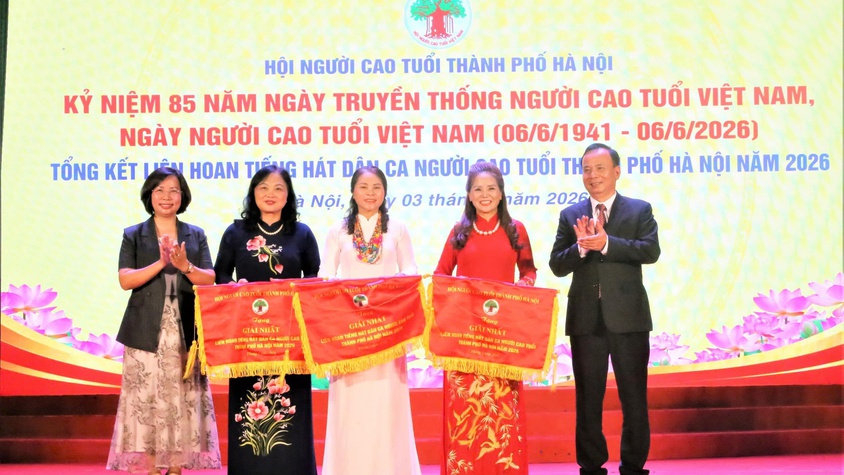 Hội Người cao tuổi phường Tây Hồ giành Giải Nhất Liên hoan Tiếng hát dân ca Hà Nội năm 2026