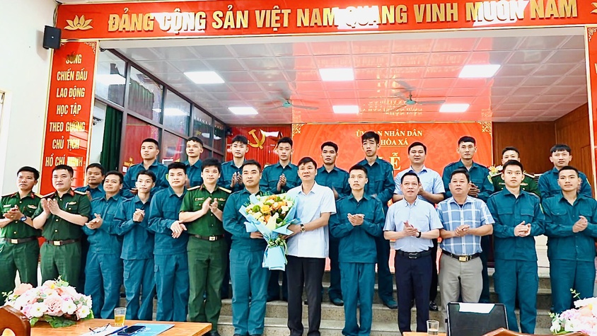 Thành lập, ra mắt Trung đội Dân quân Thường trực thuộc Ban Chỉ huy quân sự xã Hòa Xá