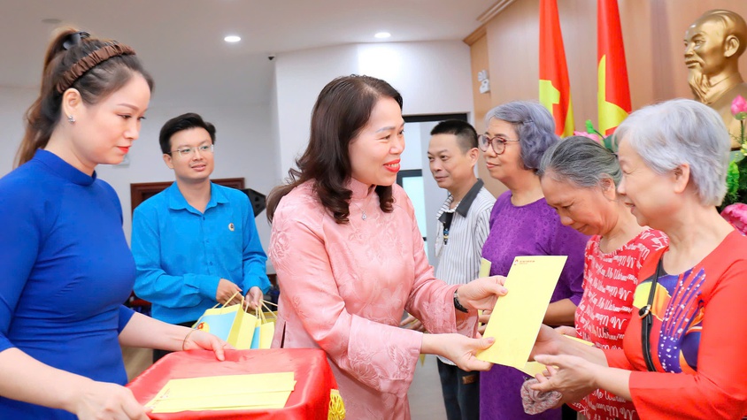 HỘI NGƯỜI CAO TUỔI PHƯỜNG CẦU GIẤY TỔ CHỨC LỄ KỶ NIỆM 85 NĂM NGÀY TRUYỀN THỐNG NGƯỜI CAO TUỔI VIỆT NAM VÀ PHÁT ĐỘNG PHONG TRÀO THI ĐUA THAM GIA XÂY DỰNG HỆ THỐNG CHÍNH TRỊ Ở CƠ SỞ