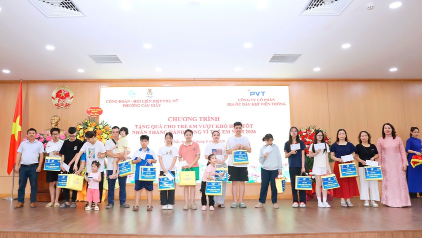 HỘI LIÊN HIỆP PHỤ NỮ - CÔNG ĐOÀN PHƯỜNG PHỐI HỢP TỔ CHỨC CHƯƠNG TRÌNH TẶNG QUÀ CHO TRẺ EM CÓ HOÀN CẢNH KHÓ KHĂN VÀ BIỂU DƯƠNG HỌC SINH TIÊU BIỂU NHÂN THÁNG HÀNH ĐỘNG VÌ TRẺ EM NĂM 2026