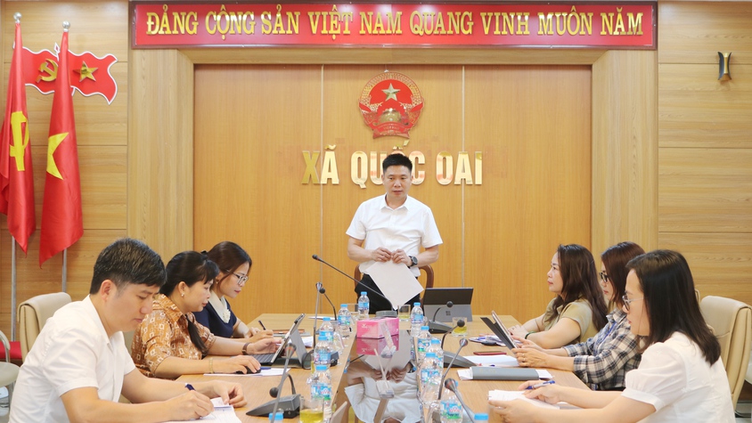 HỘI ĐỒNG THI ĐUA - KHEN THƯỞNG XÃ QUỐC OAI HỌP XÉT THI ĐUA, KHEN THƯỞNG TỔNG KẾT NĂM HỌC 2025-2026