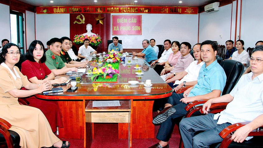 ĐẢNG ỦY XÃ PHÚC SƠN THAM DỰ HỘI NGHỊ TRỰC TUYẾN SƠ KẾT 01 NĂM VẬN HÀNH CHÍNH QUYỀN ĐỊA PHƯƠNG HAI CẤP