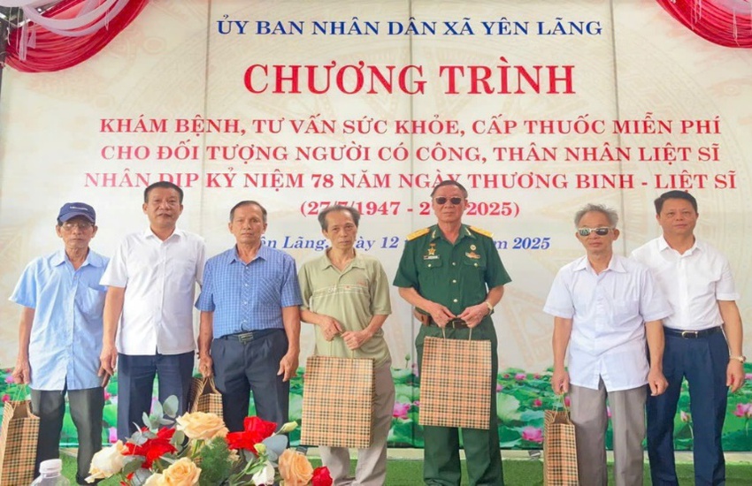 XÃ YÊN LÃNG TỔ CHỨC KHÁM BỆNH, TƯ VẤN SỨC KHỎE, CẤP THUỐC MIỄN PHÍ CHO CÁC ĐỐI TƯỢNG CHÍNH SÁCH NHÂN DỊP KỶ NIỆM 78 NĂM NGÀY THƯƠNG BINH - LIỆT SĨ (27/7/1947 – 27/7/2025).
