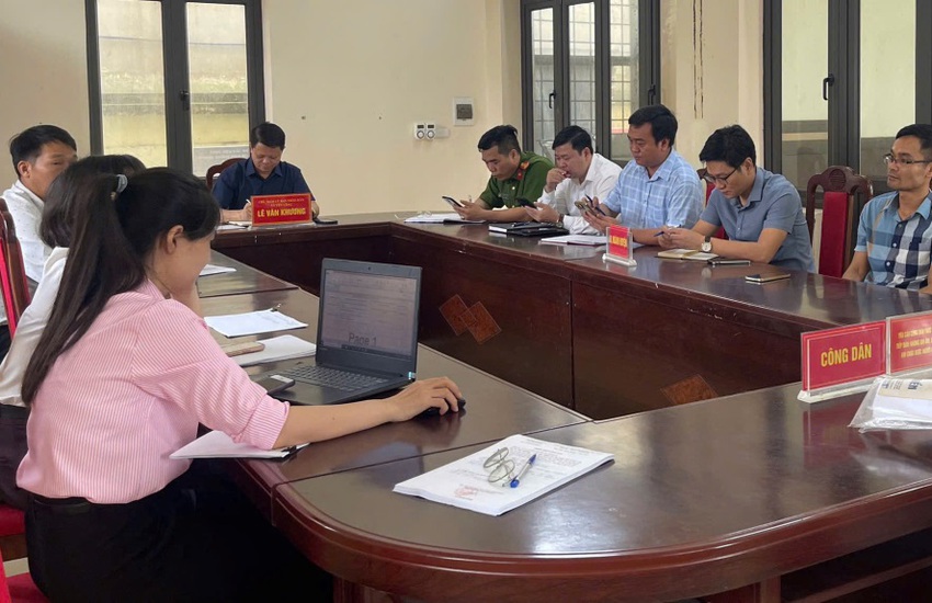 UBND XÃ YÊN LÃNG TỔ CHỨC BUỔI TIẾP CÔNG DÂN ĐẦU TIÊN SAU KHI SÁP NHẬP TẠI TRỤ SỞ TIẾP CÔNG DÂN