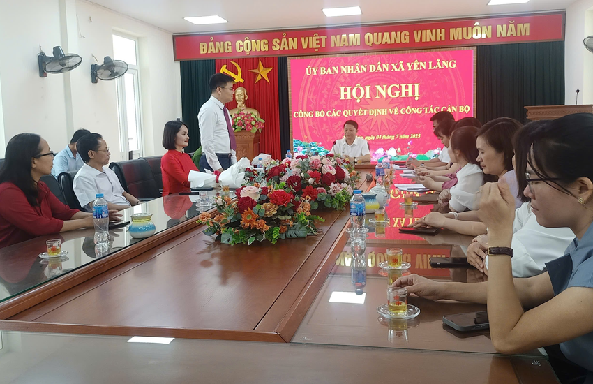 ỦY BAN NHÂN DÂN XÃ YÊN LÃNG CÔNG BỐ QUYẾT ĐỊNH VỀ VIỆC THÀNH LẬP TRẠM Y TẾ XÃ VÀ CÔNG TÁC CÁN BỘ.