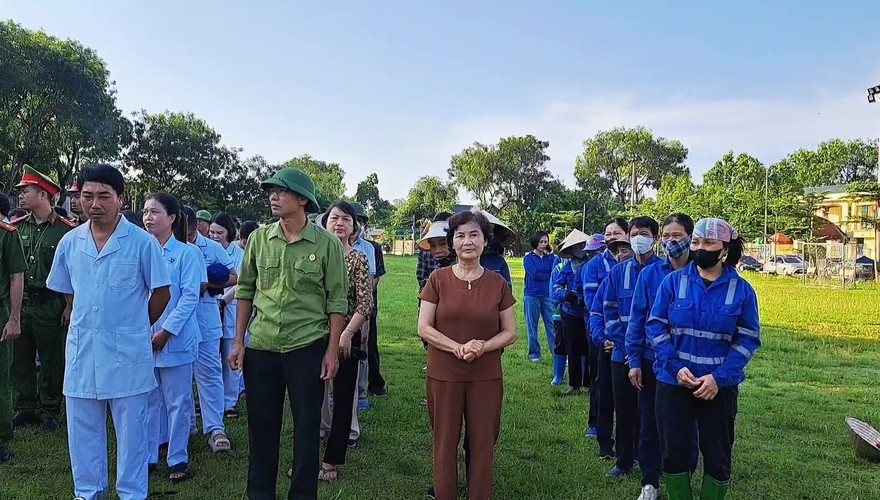 UBND xã Đoài Phương tổ chức phát động, ra quân tổng vệ sinh môi trường trên địa bàn xã.