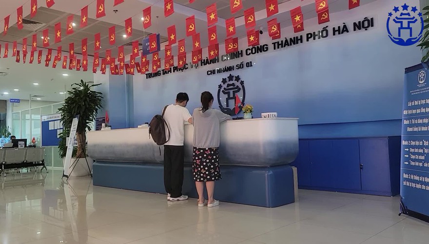 Hà Nội với chuẩn mực mới: Mọi thủ tục hành chính đều mặc định trực tuyến