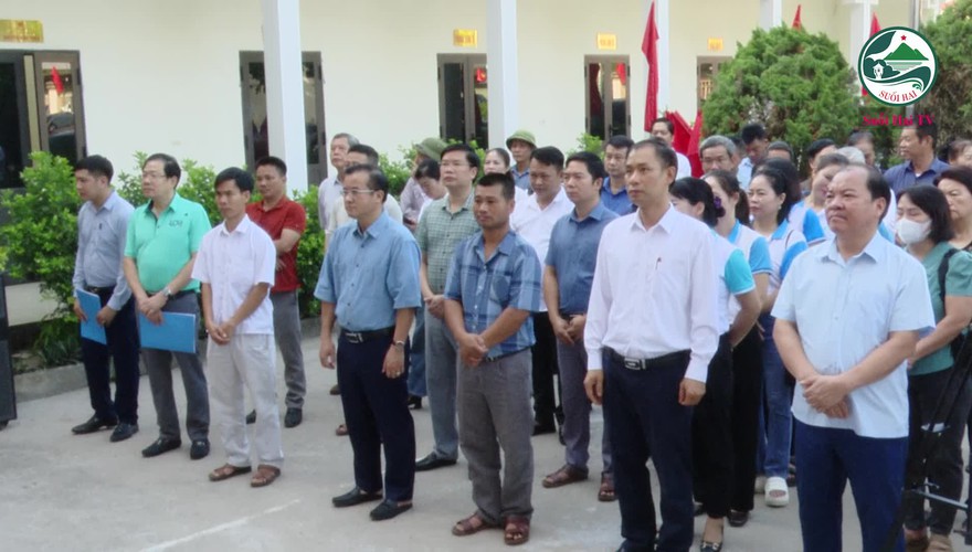 Xã Suối Hai ra quân tổng vệ sinh môi trường, xây dựng quê hương Sáng xanh sạch đẹp chào mừng Đại hội Đảng bộ xã lần thứ I, nhiệm kỳ 2025 -2030