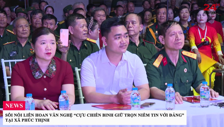 SÔI NỔI LIÊN HOAN VĂN NGHỆ “CỰU CHIẾN BINH GIỮ TRỌN NIỀM TIN VỚI ĐẢNG” TẠI XÃ PHÚC THỊNH