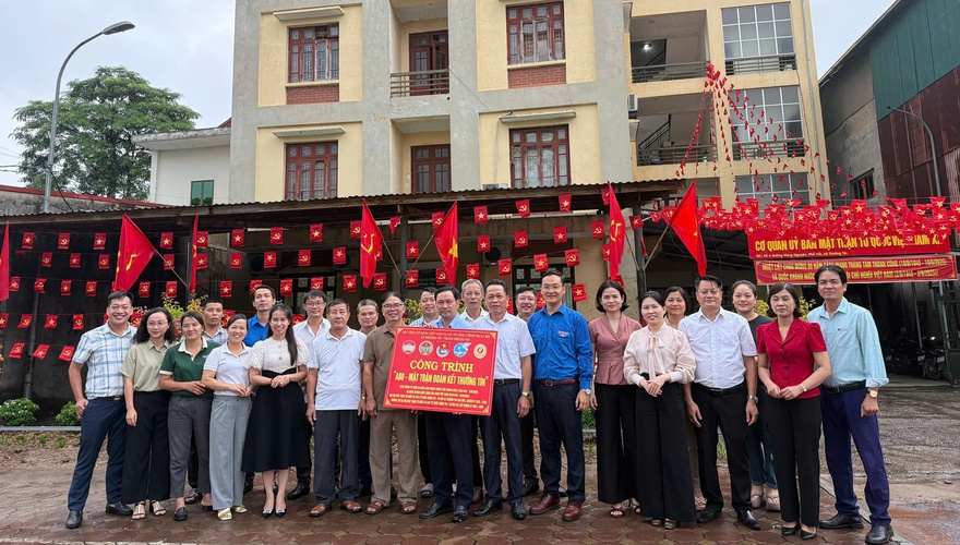 GẮN BIỂN, KHÁNH THÀNH CÔNG TRÌNH “A80 - MẶT TRẬN ĐOÀN KẾT THƯỜNG TÍN”