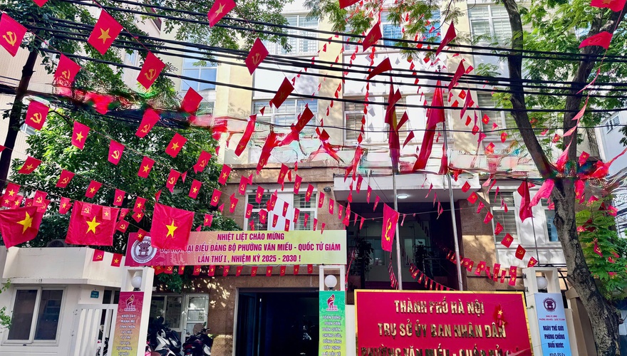SẮC ĐỎ TRONG NHỮNG NGÀY THÁNG LỊCH SỬ CỦA DÂN TỘC