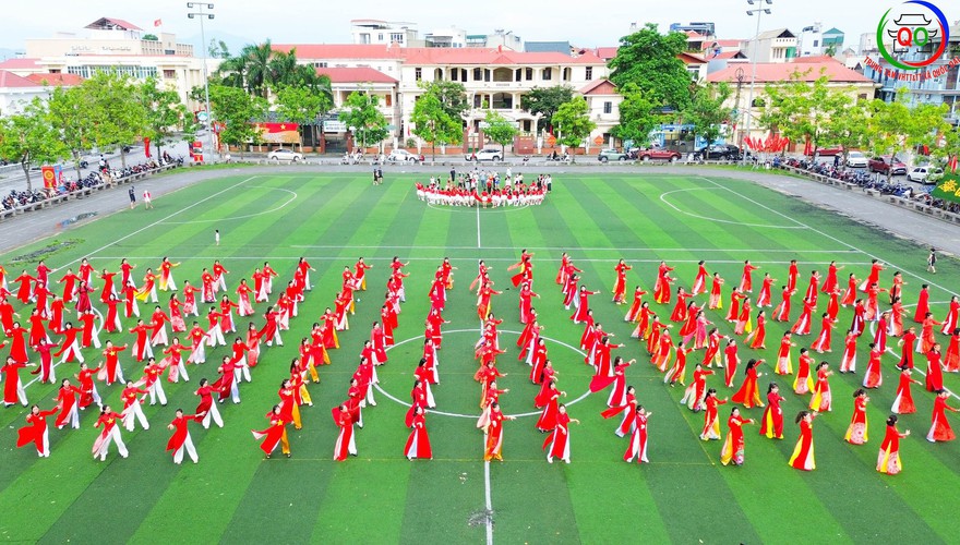 Rực rỡ sắc màu văn nghệ – Lan tỏa tinh thần đoàn kết trong Ngày hội non sông.