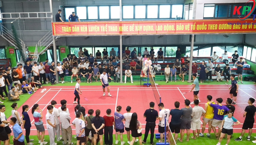 Gần 100 cặp vận động viên tham gia Giải cầu lông chùa Liên Trì mở rộng kết thúc thành công tốt đẹp.