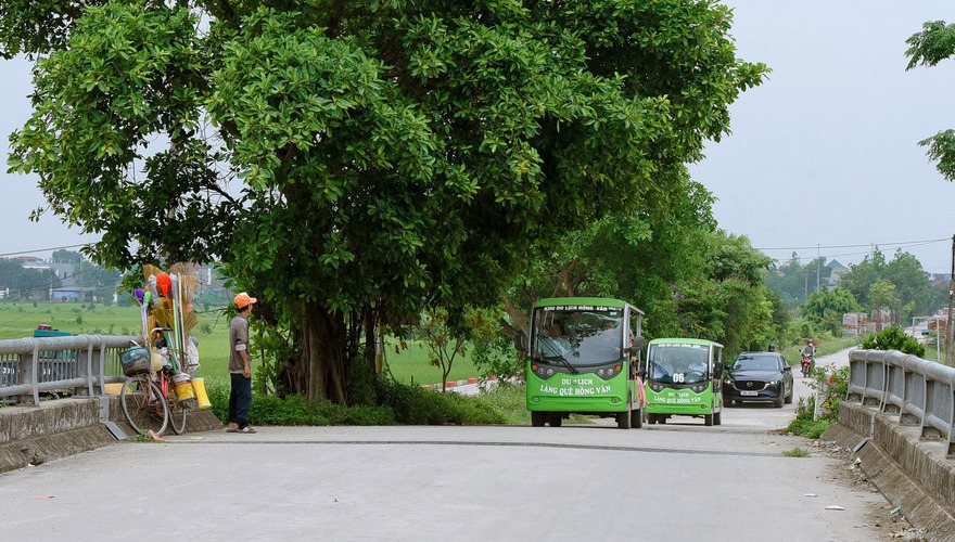Niềm vui và tự hào của làng nghề Chuyên Mỹ khi hội nhập cùng thế giới