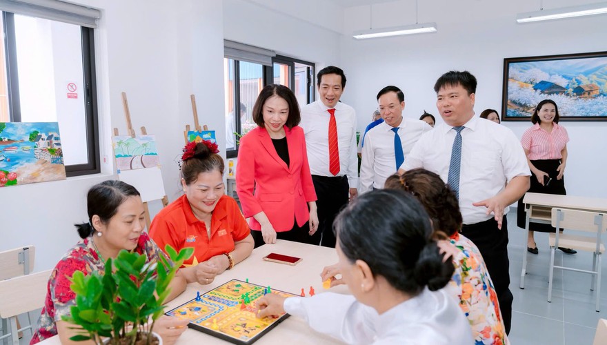 KHAI TRƯƠNG CƠ SỞ CHĂM SÓC SỨC KHỎE NGƯỜI CAO TUỔI PHƯỜNG LONG BIÊN – TRAO GỬI YÊU THƯƠNG, LAN TỎA GIÁ TRỊ NHÂN VĂN